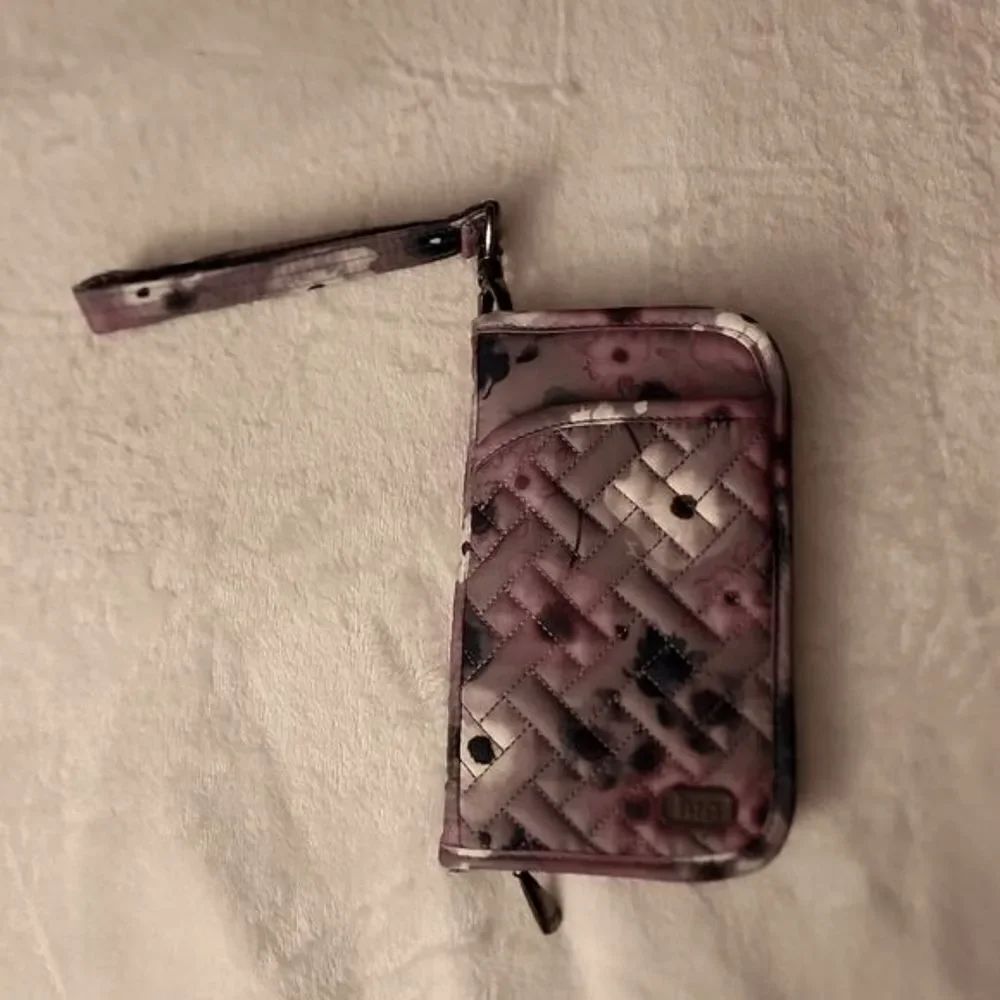 Lug Tandem Wristlet